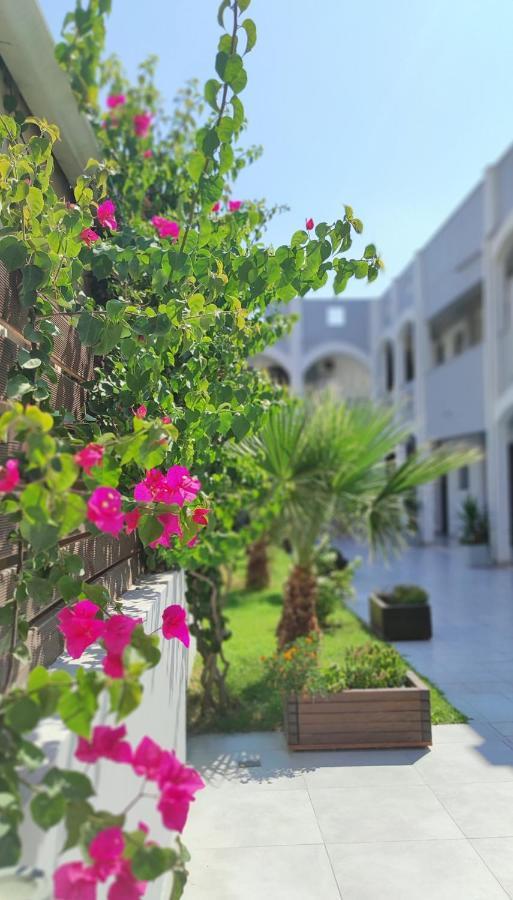 Zen Apartments Laganas Luaran gambar