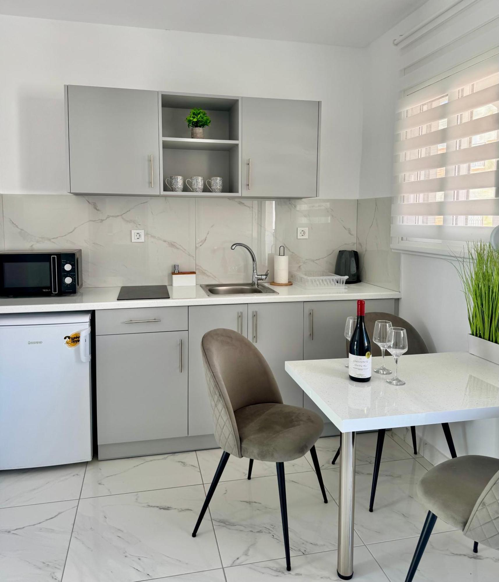 Zen Apartments Laganas Luaran gambar