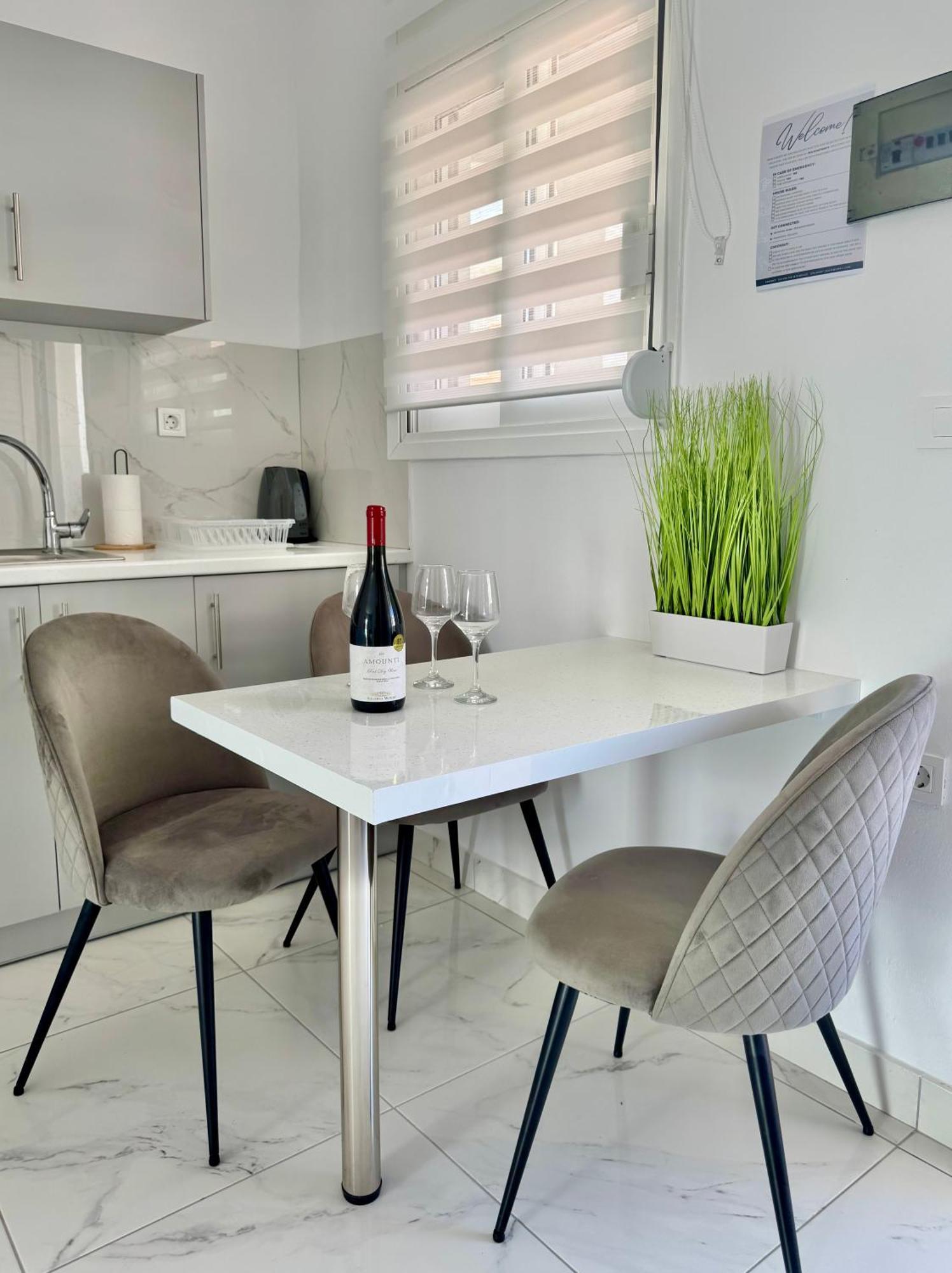 Zen Apartments Laganas Luaran gambar